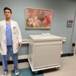 Harry Shum Jr. Instagram - Benson “Blue” Kwan ain’t a player, he just cuts a lot! Or he will if his surgical dreams come true. He speaks Spanish, English and who knows what else! Now if only he was fluent in the language of love this handsome hottie could score as high in relationships as he does on his exams. #bensonbluekwan #greysanatomy @hulu @harryshumjr