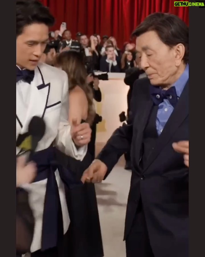 Harry Shum Jr. Instagram - I had the pleasure of hanging with @thejameshong @theacademy who is now my fav grandpa. From his googly eyed tux, to dancing for the crowd, to him whispering in my ear to cradle him and sing him a lullaby during an interview, to having @samuelljackson fanboying over him on how he is going to catch up to his IMDB filmography count, to him eating his self packed sandwich and pre-cut apples during the ceremony, to sipping on a martini (that he went to the bar and ordered himself) and to finally seeing him with an Oscar just made my damn night. He’s a national treasure. 94 and living his best life.