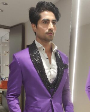 Harshad Chopda Instagram - And then there comes a day , when everything makes perfect sense.

#ravivaarwithstarparivaar #sunday #8pm #starplus #hotstar 

#selfportrait #selfclicked #diy #doityourself