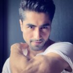 Harshad Chopda Instagram – They say everybody has a doppelgänger ! 
I wish to know , meet , see mine.
 leads are more than welcome :)

#testing #the #doppelgänger #theory 
#socialmedia #utilization #smallworld #selfportrait Mumbai, Maharashtra