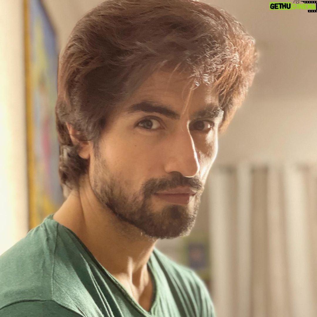 Harshad Chopda Instagram - Let’s break the break with a green. #headshot #selfportrait #selfportraitphotography #noeditnofilter #gotlucky #trialanderror #adventurous #journey #of #selfdiscovery #consistent #directed #selfmotivated #efforts #consistentdirectedselfmotivatedefforts Mumbai, Maharashtra