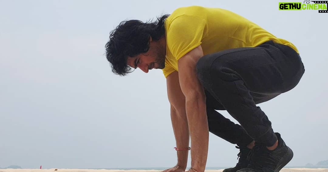 Harshad Chopda Instagram - Everyone who ever told travelling will change me was Right! A big thank you to everyone for being so kind. Every smile every wave of the hand every hug every handshake has changed me forever. Thank you ππ€π€π€π€
