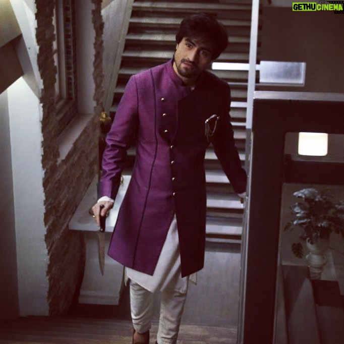 Harshad Chopda Instagram - You see that thing in my hand, it’s hack proofing device. Mumbai, Maharashtra