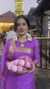 Harshika Poonacha Instagram - Our Family’s 2024 temple visit begins from the very beautiful and powerful #kollurmookambika temple 🙏 May the goddess bless you all a very very happy and prosperous life . And in this video you can see my struggle of getting everyone together for a family photo 😂 Does this happen to you too ? Kollur Mookambika Temple Kollur