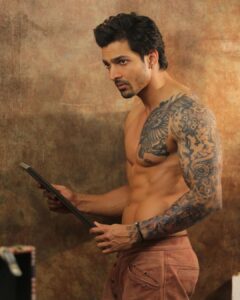 Harshvardhan Rane Instagram - 7 Years of #SanamTeriKasam All credit to my Directors @sapruandrao for the vision and execution and Producer @deepakmukut @krulz59 for backing it up ♥️ Not many people watched it in the theatre but few years later you all gave it everything you could! 💔