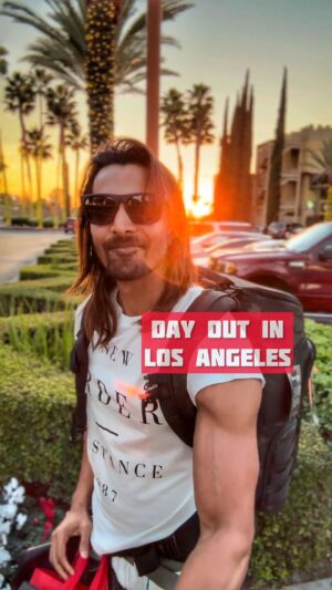 Harshvardhan Rane Instagram - pehle bhi mein,
sunset se mila hoon! 🌇

#LosAngeles