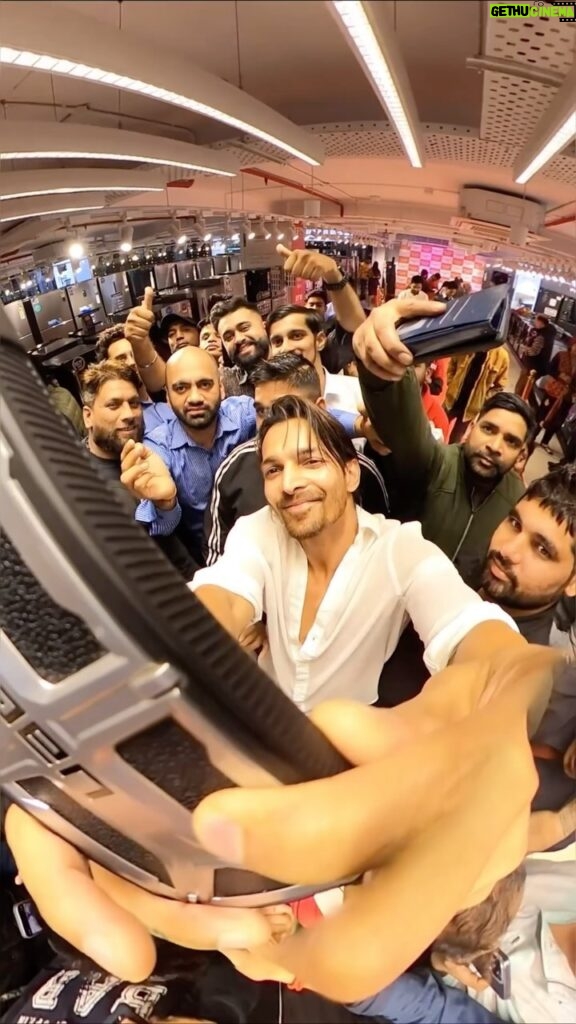 Harshvardhan Rane Instagram - About last night in Delhi with #GoProMax ! ,now heading in search of #RedPanda 🐼