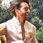 Harshvardhan Rane Instagram - So glad to have been a part of the store launch of TASVA by Tarun Tahiliani in Patna. I was amazed by the vast range of spectacular traditional collection of festive & wedding wear that the store housed. Not to mention the fit & feel is one that of sheer royalty. Be sure to check out the Tasva store at Patna Now! #tasva #patnastorelaunch #taruntahiliani