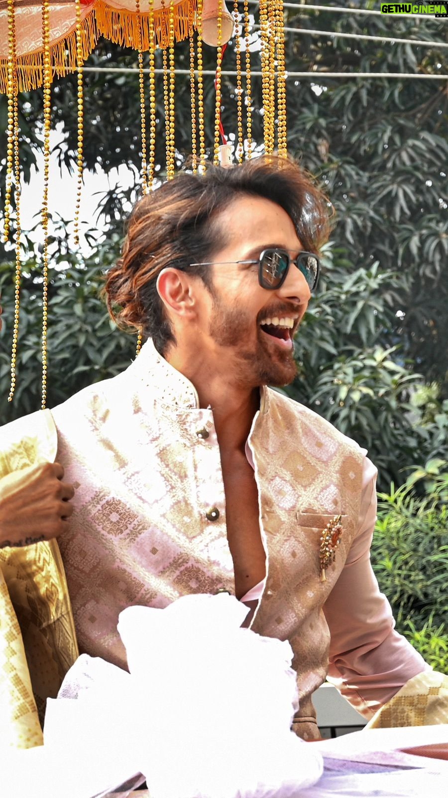 Harshvardhan Rane Instagram - So glad to have been a part of the store launch of TASVA by Tarun Tahiliani in Patna. I was amazed by the vast range of spectacular traditional collection of festive & wedding wear that the store housed. Not to mention the fit & feel is one that of sheer royalty. Be sure to check out the Tasva store at Patna Now! #tasva #patnastorelaunch #taruntahiliani