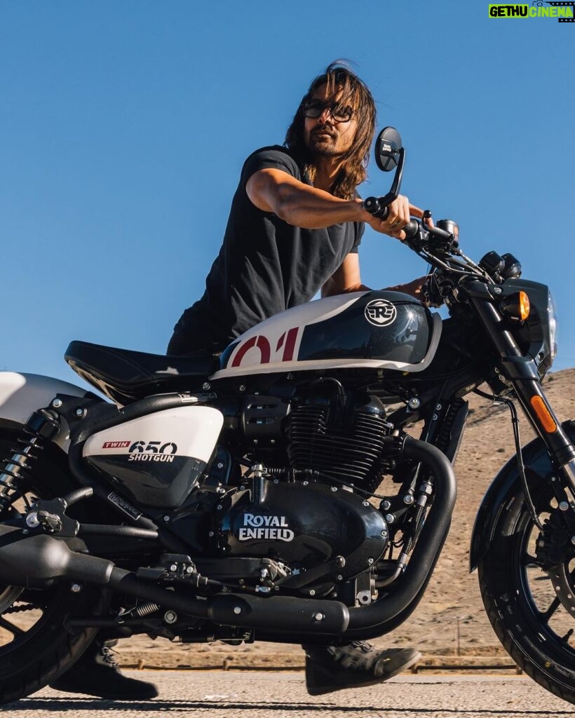 Harshvardhan Rane Instagram - LA to Big Sur 🏍️ The roads were straight as an arrow, rode for around 800 miles (1287 km), should have carried thermals (बहुत ठंड थी) the ride was smooth as amul butter! #California on a #ShotGun650