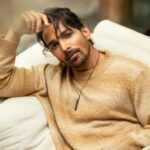 Harshvardhan Rane Instagram – Chai ka flavour is all about timing ☕️

Photo @abhitakesphotos 
Hair & make up @juveria_k
Styled @lakshetamodgil
Location courtesy @one8.commune
Agency @dcatalent