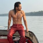 Harshvardhan Rane Instagram - This post is for @bejoynambiar sirs team who worked like mad for 2 years to make this crazy idea called #DANGE come true! …i love you guys ♥️ DIRECTION- @yazad5 @ekanshkumarsharma @megha0823 @__pranjal_j @mahikanaik @paranjayarora @manan_gouri @devkindaved DOP- @pod_dop @jimshi_khalid SCREENPLAY- @neilbalthazar @theprawncis @mithila.hegde @sarasmenon EDIT- @priyankpk @abhijitasokan @aravindmgopal @dilpreetsinghrihal25 @abhijithasokan HMU- @priyalahon @poonamsfx @shrikant_gawali @deb_makeup07 @ayushiguptamakeup @anita_singh_khetan @shailesh__muah @makeupandhairby_netra COSTUME- @gopikagulwadi @kratiikapancholi @aashipurohit2 @sannayah_viraj @gypsy.girl.world @shrutibhalshankar ART- @Arasan_official @Mlagre PRODUCTION- @oyesammeep @udeshiivaruun @i_m_khanfarhan07 @anaschoudhary94 @dhavalchauhan_3 @aviii0071 @alsomadeeha_khan99 @maaza_26 socrates_rajan @mumbaikar_su_nil02 @swatiajay00 @karanrajeevarora @khandelwwalroopal @sahani_iam