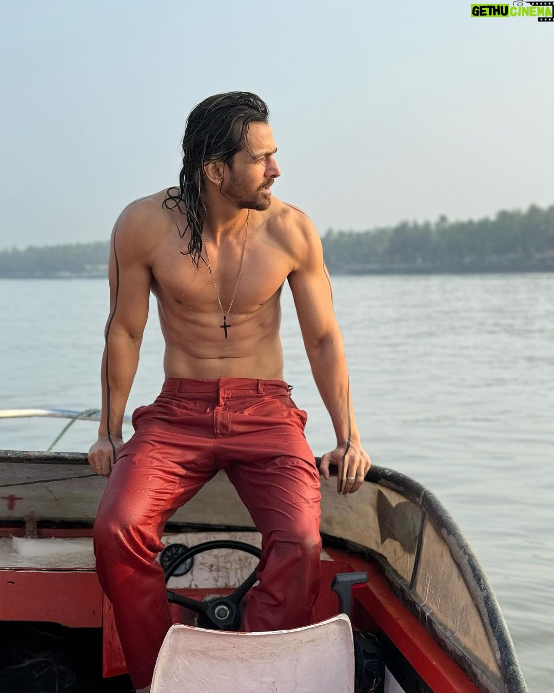 Harshvardhan Rane Instagram - This post is for @bejoynambiar sirs team who worked like mad for 2 years to make this crazy idea called #DANGE come true! …i love you guys ♥️ DIRECTION- @yazad5 @ekanshkumarsharma @megha0823 @__pranjal_j @mahikanaik @paranjayarora @manan_gouri @devkindaved DOP- @pod_dop @jimshi_khalid SCREENPLAY- @neilbalthazar @theprawncis @mithila.hegde @sarasmenon EDIT- @priyankpk @abhijitasokan @aravindmgopal @dilpreetsinghrihal25 @abhijithasokan HMU- @priyalahon @poonamsfx @shrikant_gawali @deb_makeup07 @ayushiguptamakeup @anita_singh_khetan @shailesh__muah @makeupandhairby_netra COSTUME- @gopikagulwadi @kratiikapancholi @aashipurohit2 @sannayah_viraj @gypsy.girl.world @shrutibhalshankar ART- @Arasan_official @Mlagre PRODUCTION- @oyesammeep @udeshiivaruun @i_m_khanfarhan07 @anaschoudhary94 @dhavalchauhan_3 @aviii0071 @alsomadeeha_khan99 @maaza_26 socrates_rajan @mumbaikar_su_nil02 @swatiajay00 @karanrajeevarora @khandelwwalroopal @sahani_iam