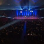Hasan Can Kaya Instagram - Stand Up Party ile Avrupa Turnemizin ilk ayağını Berlin’deki muhteşem final ile sonlandırdık 🔥🔥 Bu vesileyle dün Berlin Tempodrom’u dolduran binlerce kişi başta olmak üzere, herkesin Dünya Tiyatrolar Günü’nü kutlarım❤️ Avrupa’daki izleyicilerimizle Mayıs’ta ikinci Avrupa turnesinde tekrar görüşeceğiz ama ondan önce biletleri çıktığı gibi tükenen 28/29/30 Mart Bostancı Gösteri Merkezi Gösterilerinde ve Konuşanlar çekimlerinde bir araya geleceğiz. Sizi çok seviyorum..❤️❤️