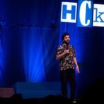 Hasan Can Kaya Instagram - Stand Up Party ile Avrupa Turnemizin ilk ayağını Berlin’deki muhteşem final ile sonlandırdık 🔥🔥 Bu vesileyle dün Berlin Tempodrom’u dolduran binlerce kişi başta olmak üzere, herkesin Dünya Tiyatrolar Günü’nü kutlarım❤️ Avrupa’daki izleyicilerimizle Mayıs’ta ikinci Avrupa turnesinde tekrar görüşeceğiz ama ondan önce biletleri çıktığı gibi tükenen 28/29/30 Mart Bostancı Gösteri Merkezi Gösterilerinde ve Konuşanlar çekimlerinde bir araya geleceğiz. Sizi çok seviyorum..❤️❤️