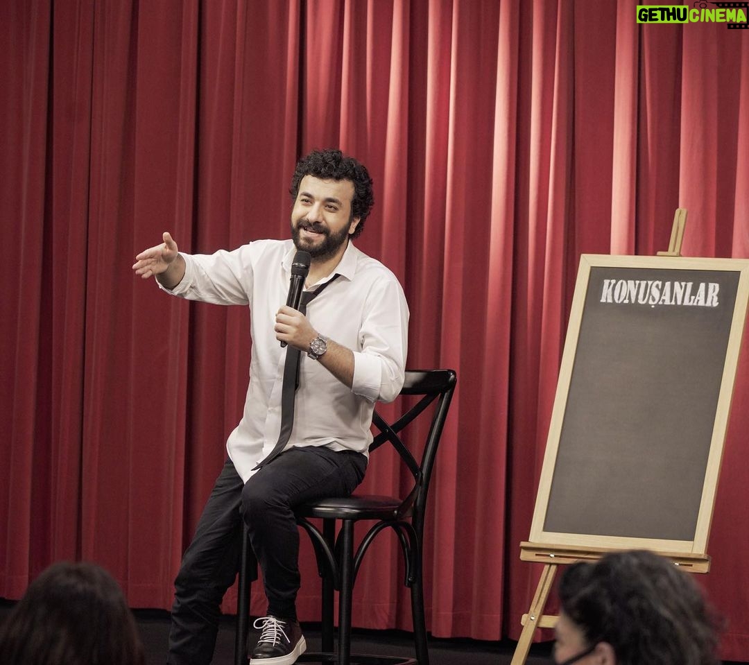 Hasan Can Kaya Instagram - Ciğerim @canercindoruk ‘un konuk olduğu muhteşem yeni bölümümüz CUMA SABAH 06.00’da yayında. Biz gülmekten yorulduk, siz de yorulun 😂😘 #konuşanlar #hasancankaya #exxen #canercindoruk @exxen @konusanlar.resmi