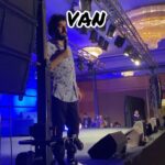 Hasan Can Kaya Instagram - Sadece 4 gün içinde 6 oyun, Malatya (Matine Suare), Diyarbakır, Van (Matine Suare), Mersin.. Biletleri ilk günden bitiren, birlikte gülmekten yorulduğumuz (ne güzeldir gülmekten yorulmak) 10 BİN güzel insan, seyircim, sınıf arkadaşım, muhabbet yoldaşıma var oldukları için çok teşekkür ederim ❤️ Negatif atmosfere inat güldükçe çoğalmaya devam 😘
