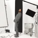 Hasan Can Kaya Instagram - Anlatıcılık, anlattığınız hikayenin ne olduğundan çok nasıl anlattığınızla ilgilidir. Özünde çok önemli ve büyük bir olayı çok sıkıcı anlatanları da tam tersine çok basit, anlatılmaya değer bulmadığınız bir olayı enfes anlatan insanları da görmüşsünüzdür. @hasancankayahck X @magnetquarterly Bu keyifli çekimin detaylarını görmek ve gerçekleştirdiğimiz röportajı okumak için profildeki linke tıklayın. Genel Yayın Yönetmeni/Editor of Chief: @iremsent & @selimcancelik Yayın Direktörü/Publishing Director: @ebubekir.elkatmis Fotoğraf/Photography: @onur_esiyok Fotoğraf Asistanları/Photography Assistants: @ramazansntrkk, @mary.syva Styling: @ernyuce Saç - Makyaj / Hair Make-Up: @onurbayramofficial Prodüksiyon/Production: @mugesarioglu Yapım: @nulookofficial @hackcreativeyapim İletişim: @bernaylafemiletisim #MagnetQuarterly #HasanCanKaya