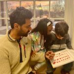 Hasan Minhaj Instagram – Support your local library. A great place to spend quiet time with family and rack up $963.82 in overdue books.