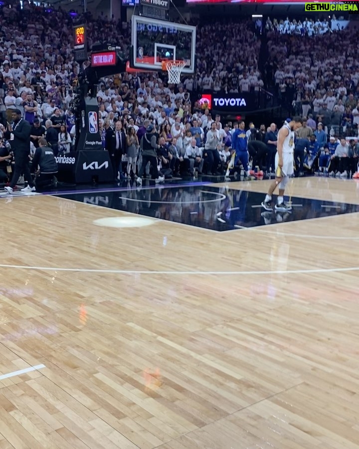 Hasan Minhaj Instagram - We’ll be back. #BeamTeam #SacramentoProud Golden 1 Center