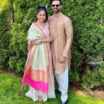 Hasan Minhaj Instagram – Eid Mubarak! Here’s a casual photo of Mom and Dad posing in front of random bushes in the backyard. From WhatsApp to the main grid, there’s no avoiding it. Fully embracing the fact we’re becoming our parents.