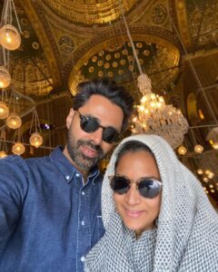 Hasan Minhaj Instagram - Mom n’ Dad went to Cairo. Koshari is delicious. The Great Pyramids Of Egypt