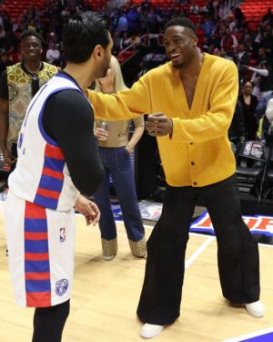 Hasan Minhaj Instagram - 0 points, ♾️ memories. thx for having me @nba 🙌🏾
