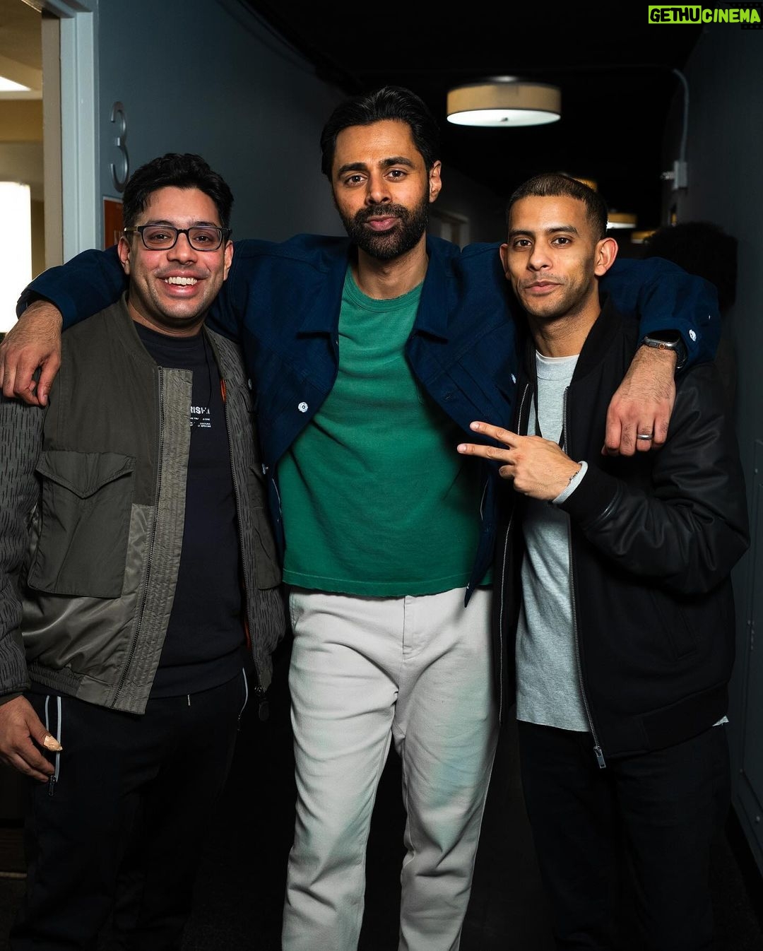 Hasan Minhaj Instagram - BAY AREA. Thank you for trekking from Fremont for 4 amazing shows at the @sfmasonic . Parking was mad expensive so I got you free chai from @kolkatachaico. We like free things. Today’s an important day in the bay. So even though I’m from Davis, I gotta say Go Niners 🏈 The Masonic