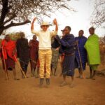 Hassan El Fad Instagram – رقصة “المصاي” و فرحة لقاء أبناء عمومتي. Manyara