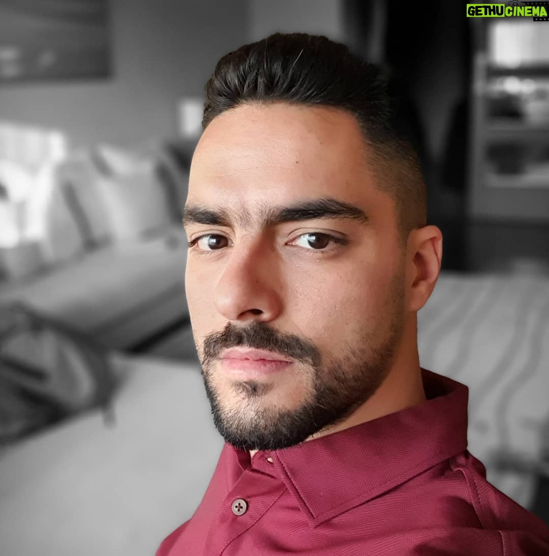 Hassan El Shafei - 56K Likes - Choose your own colour