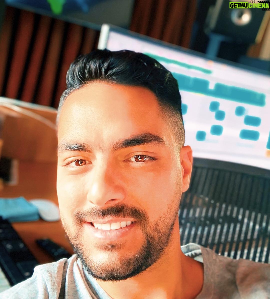 Hassan El Shafei Instagram - New Studio. New Music. #future #music