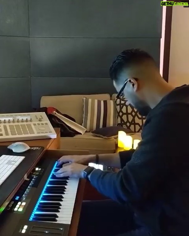 Hassan El Shafei Instagram - Improvising #music