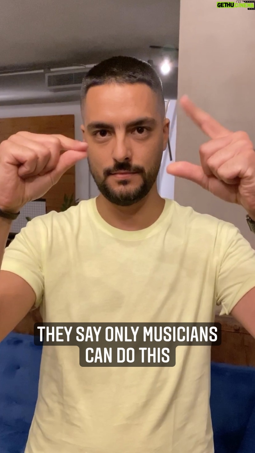 Hassan El Shafei - 47.3K Likes - اللي بيلعبوا مزيكا هم بس اللي بيعرفوا يعملوا كده، الكلام ده مظبوط؟ جربوا وابعتولي 🤛🏻🤜🏻