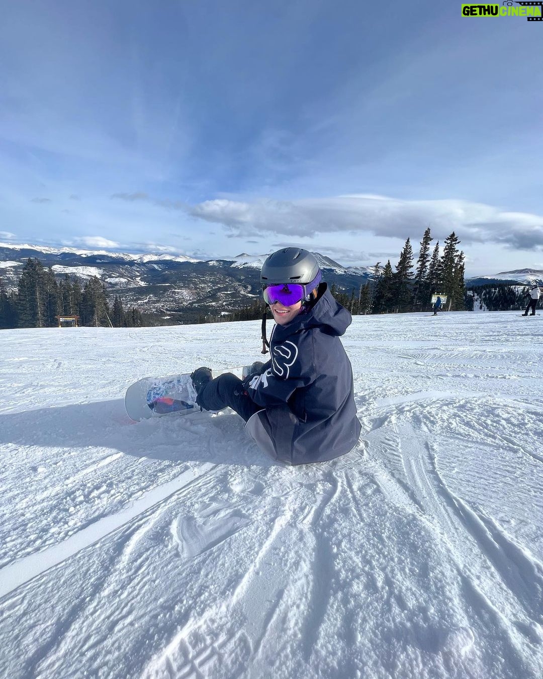 Hayden Summerall Instagram - Breckenridge 2022 🏂 Happy holidays as well❤️❤️ Breckenridge, Colorado