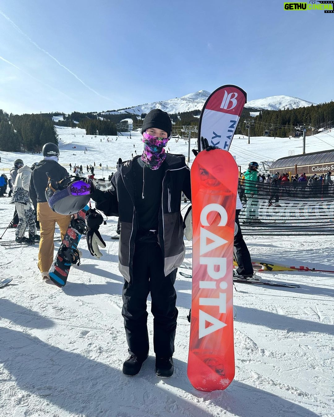 Hayden Summerall Instagram - Breckenridge 2022 🏂 Happy holidays as well❤️❤️ Breckenridge, Colorado