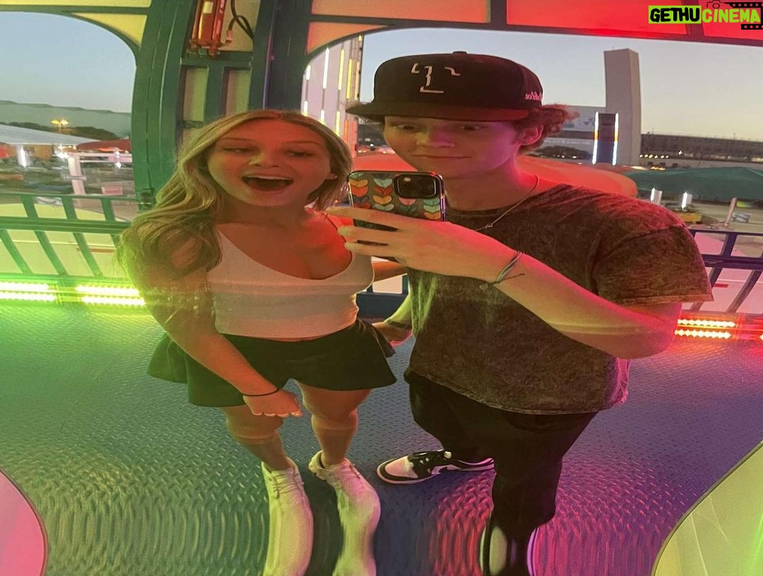 Hayden Summerall Instagram - photo dump of concerts and the fair :))❤️