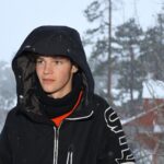Hayden Summerall Instagram - snowboarding is honestly one of the most fun things to do with friends🏂 Big Bear Lake, California