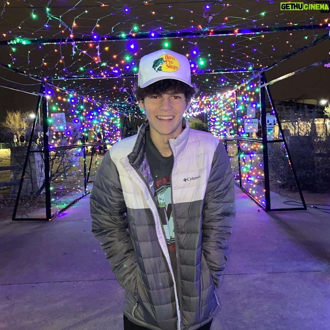 Hayden Summerall - 66.3K Likes - christmas was amazing!🎅🏼 who’s ready for the new year?🎆🎉