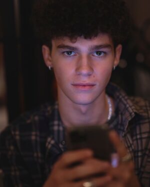 Hayden Summerall Instagram - waiting for you to answer..🤭❤️