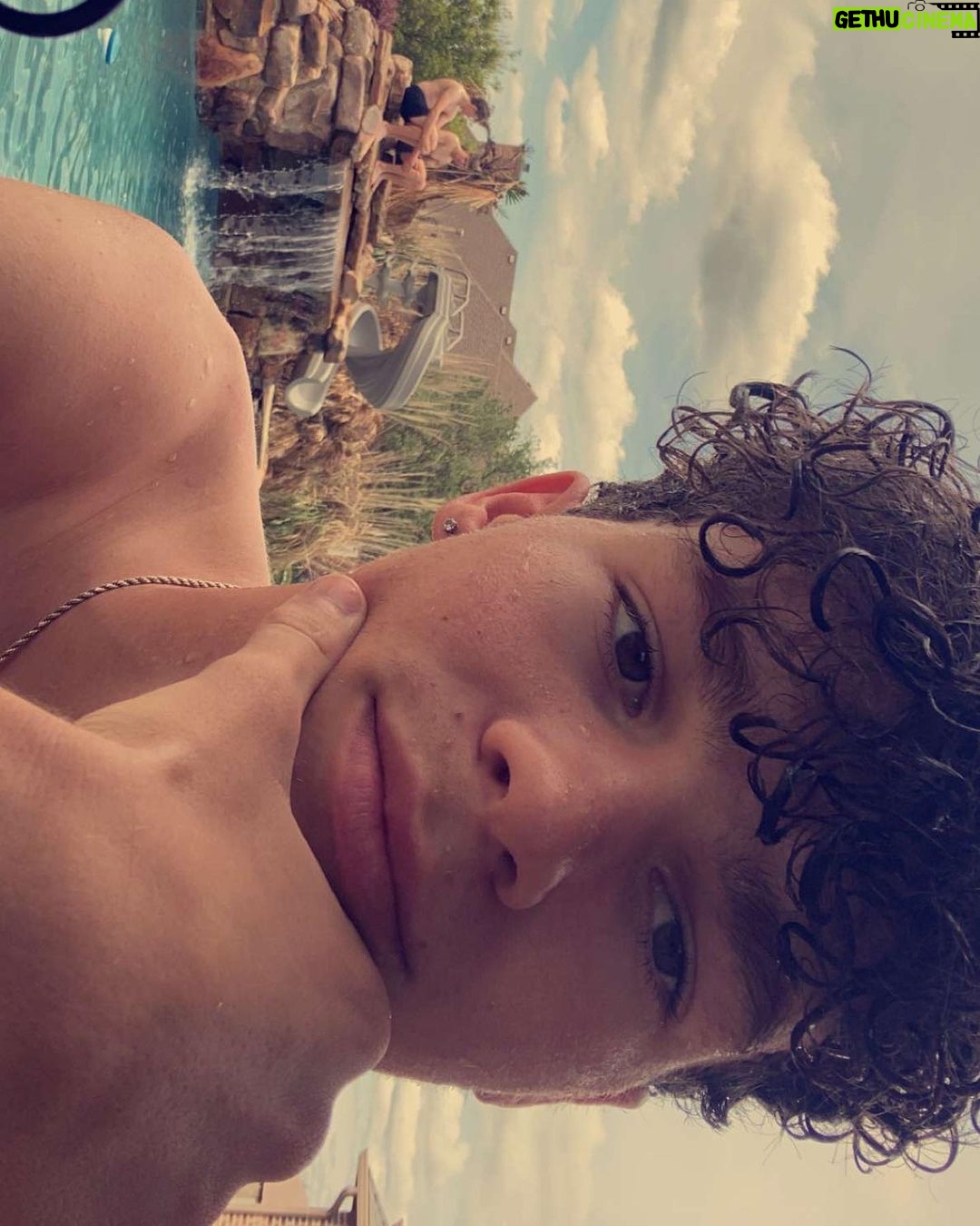 Hayden Summerall - 66K Likes - random pics from these last couple weeks❤️🤟🏻