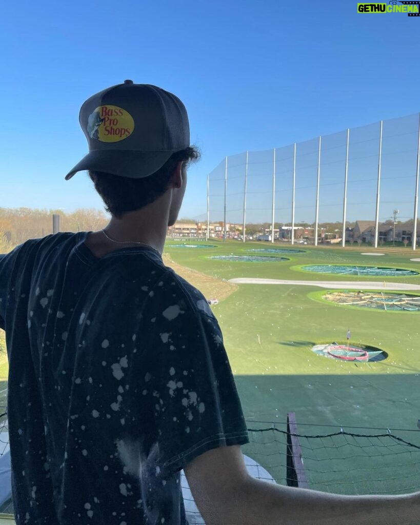 Hayden Summerall Instagram - i think golfing is my true calling😂 (it’s a joke) Dallas, Texas