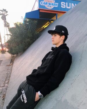 Hayden Summerall Instagram - send it and take a walk with me❤️
