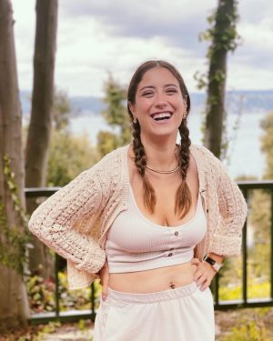 Hazal Kaya Instagram - Nası ilk ben duyuramadım ama?
Sürpriz yumurta yükleniyooo! ♥️

#leylageliyo
 #ikinciismekararveremedik #aceleettirdinizkarnımbiletamçıkmadıdaha