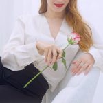 Hazal Kaya Instagram - Dünyada bir ilk! Güzelliğin mutlulukla ilgili olduğuna inanan felsefesiyle yıllardır severek kullandığım Lancome’un Türkiye’deki ilk marka elçisi olmaktan çok mutluyum!Heyecanlı yolculuğumuz başlıyor! #işbirliği @lancomeofficial 🌸💕 A first in the world! I am starting an exciting journey as the first local muse of Lancome in Turkey, which I have loved for years with their philosophy that states beauty is about happiness! #ad