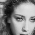 Hazal Kaya Instagram - Vogue Türkiye Kasım’21 ✨ Genel yayın yönetmeni: @debora_zakuto Röportaj: @hazalbayat_ Moda editörü: @ceylanatinc Fotoğraf: @zeynep_ozkanca Makyaj: Elçin Mutlu Saç: Burhan Çılgın Moda asistanı: @aydinsiila Mekan: Ortaköy Antik