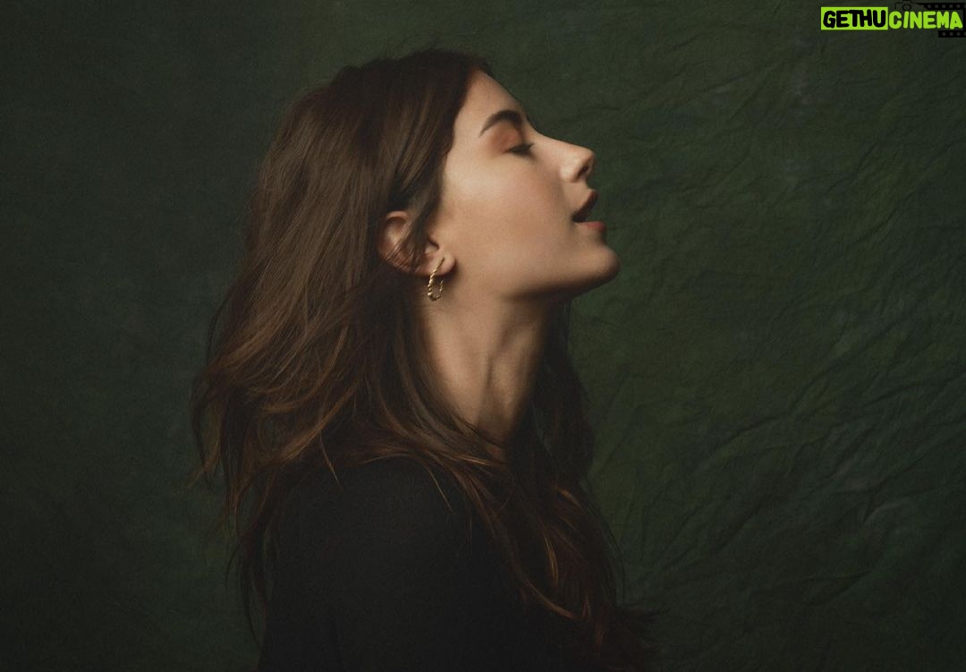 Hazal Kaya Instagram - Aynen devam! #dahakuvvetlidevam #vazgeçmiyoruz #istanbulsözleşmesiyaşatır