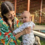 Hazal Kaya Instagram - Selam ben Ali...Fikret Ali... #babasınaçokaşıktım #buarkadaşaölüyorum #babasınabenzicektabikimebenzicek