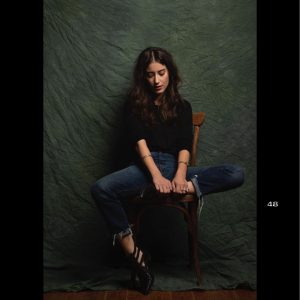 Hazal Kaya Instagram - Yok be uyumuyorum gözlerimi dinlendiriyorum...📸 by @muhsinakgunofficial