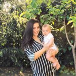 Hazal Kaya Instagram - Anca yetiştik anneler gününe,malum bebek bakımı zor 😂 Bugün benim bir insan yavrusuna annelik yaparken kutladığım ilk anneler günüm,pek güzelmiş böylesi de.💕Herhangi bir canlıya karşılıksız bir sevgiyle emek veren,doyuran,büyüten bütün kadınların anneler gününü kutlarım.🎉🎉🎉
