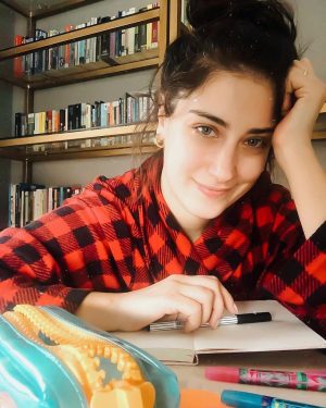 Hazal Kaya Instagram - Denemeden bilemezsin...🤞
